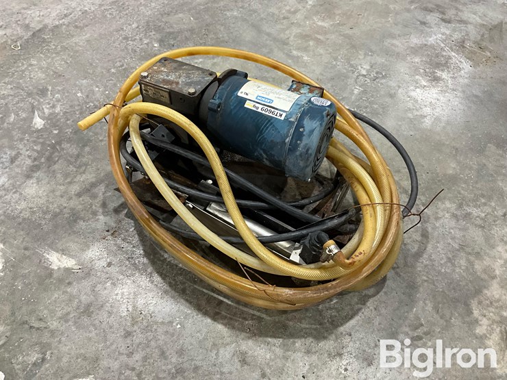 john-blue-21630-100gph-chemigation-pump-image-1