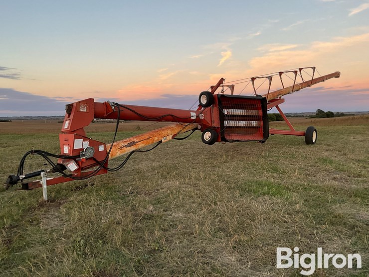 feterl-12x72-auger-w/swing-out-hopper-image-1