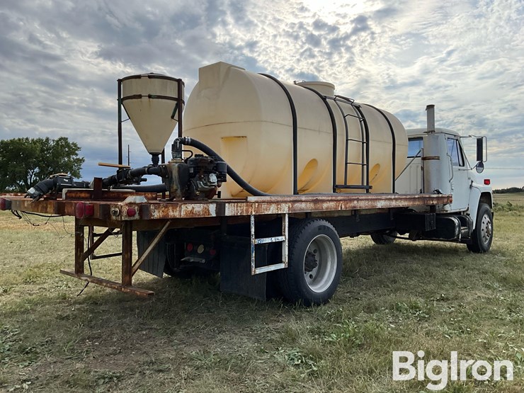 1986-international-s1955-s/a-water-truck-image-5