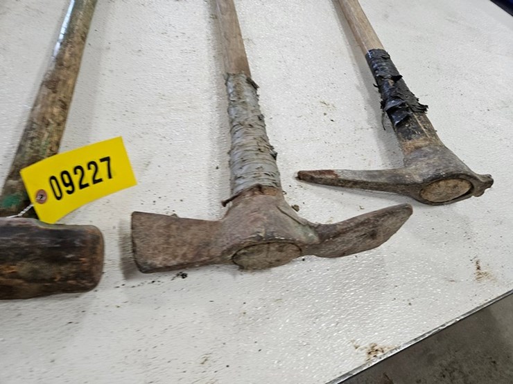 #9227-•-rack-of-mauls-and-pick-axes-image-5