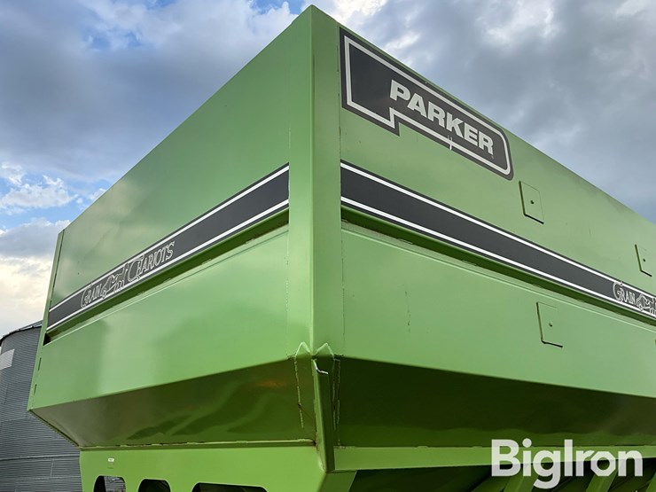parker-6250-“grain-chariot”-gravity-wagon-image-16