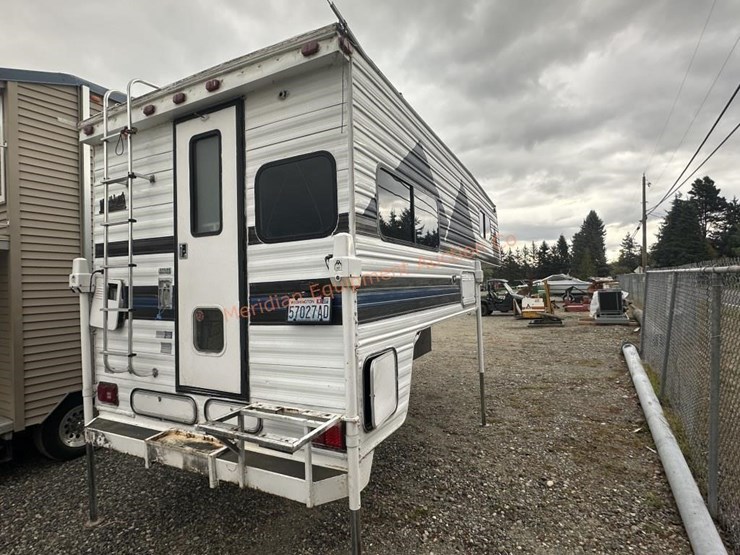 1994-northland-apache-10'-truck-camper-image-4