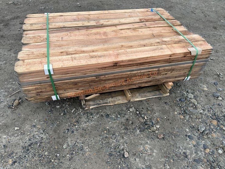 ~168--dog-ear-cedar-fencing-pieces-image-7