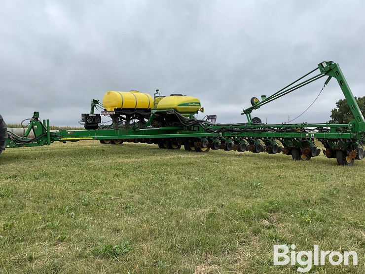 2006-john-deere-1770nt-ccs-24r30”-pull-type-planter-w/fertilizer-image-9