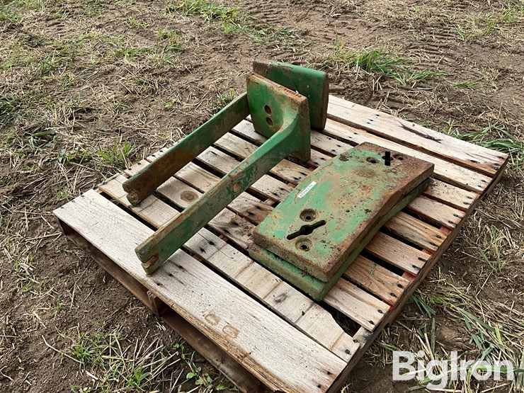 john-deere-tractor-front-stack-starter-weight-brackets-&-slab-weights-image-1