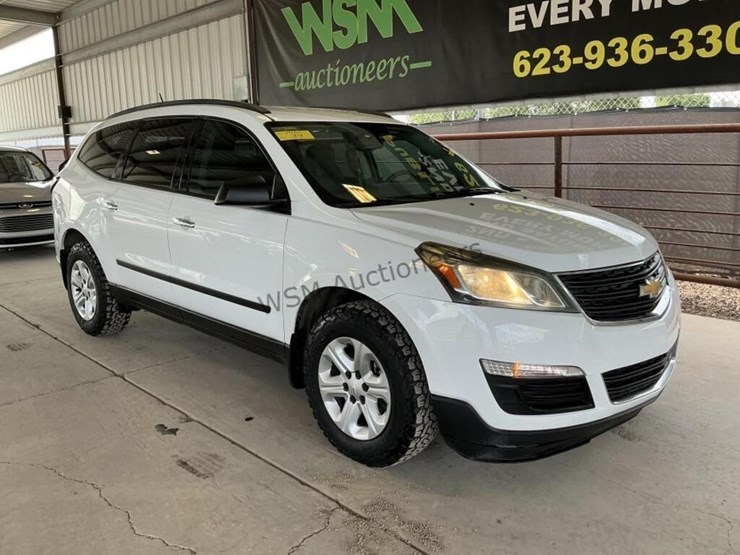 2016-chevrolet-traverse-suv-image-2