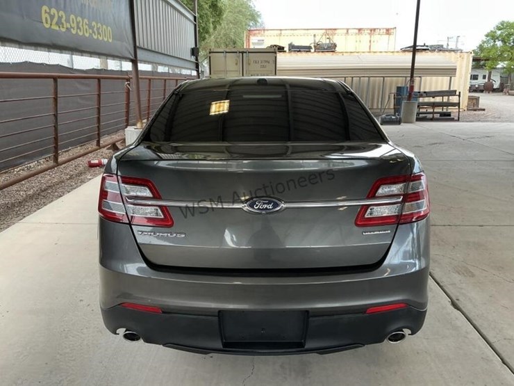 2017-ford-taurus-sdn-image-6