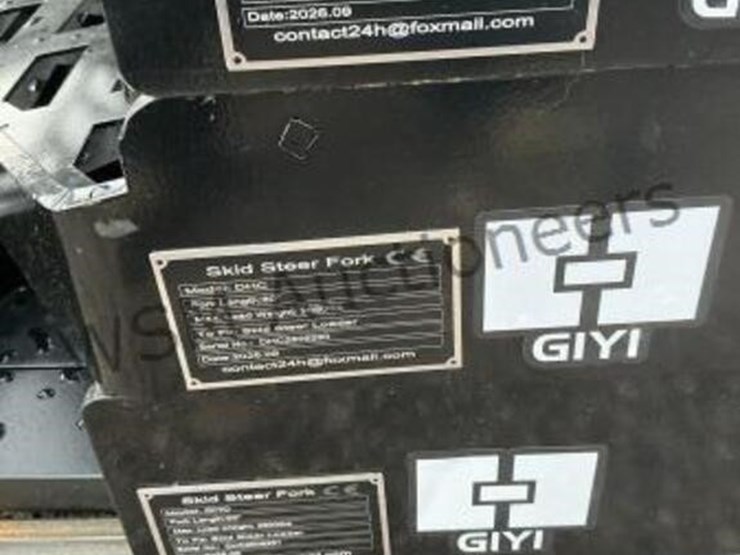 (6)-5ft-fork-attachments-for-skid-steer-image-7
