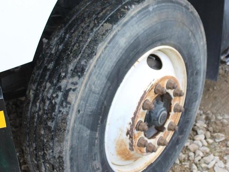 2009-international-digger-truck-10308-image-7