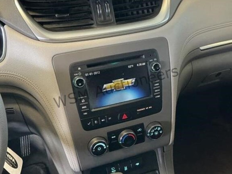 2016-chevrolet-traverse-suv-image-19