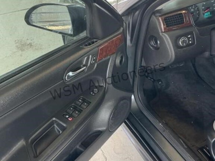 2011-chevrolet-impala-sdn-image-21