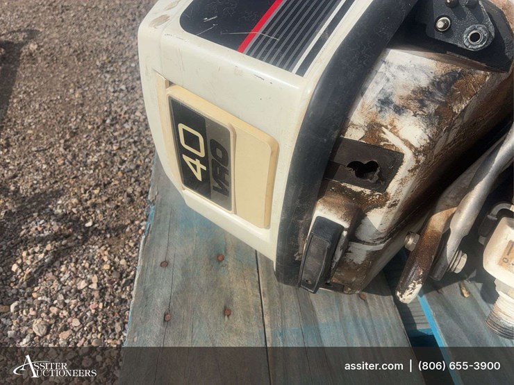 1990-40-hp-johnson-outboard-motor-image-4