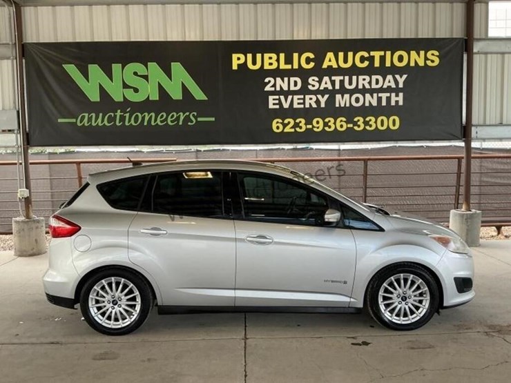 2016-ford-c-max-hybrid-wagon-image-1