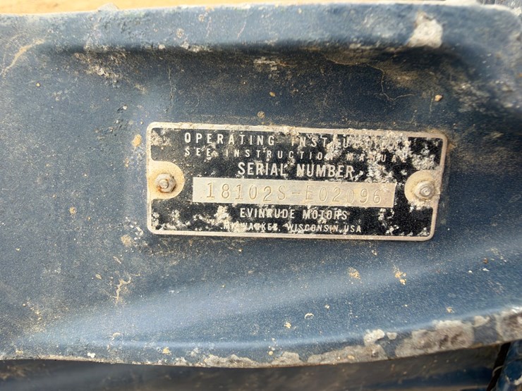 #41579-•-evinrude-25-hp-boat-motor-image-4