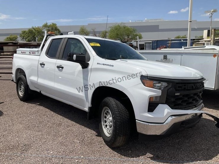 2025-chevrolet-silverado-1500-p/u-image-3