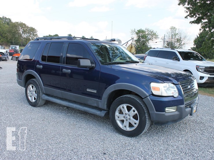 2006-ford-explorer-xlt-image-5