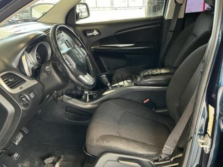 2015-dodge-journey-suv-image-22