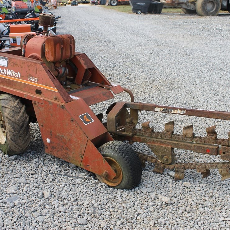 DITCH WITCH 1420 10219