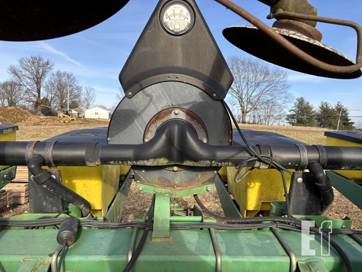 john-deere-7200-corn-planter-8071-image-5