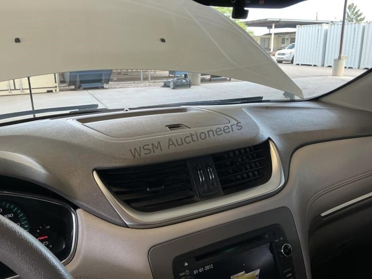 2016-chevrolet-traverse-suv-image-18