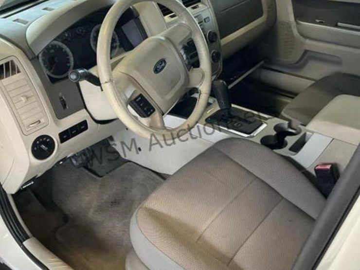 2009-ford-escape-suv-image-22