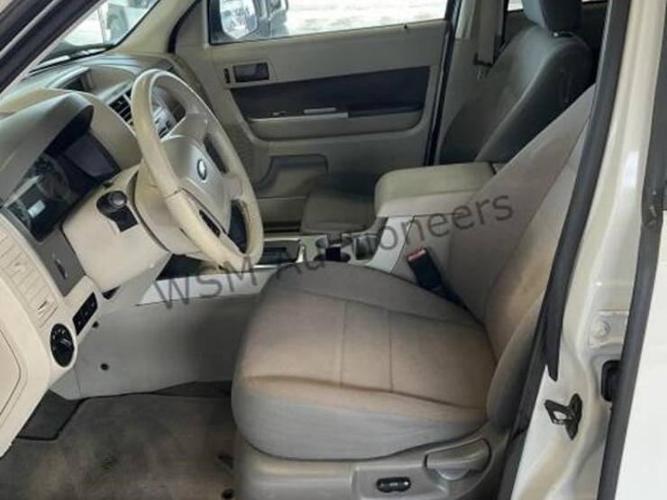 2009-ford-escape-suv-image-21