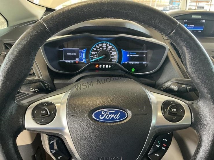 2016-ford-c-max-hybrid-wagon-image-16