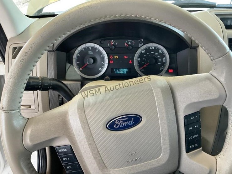 2009-ford-escape-suv-image-16