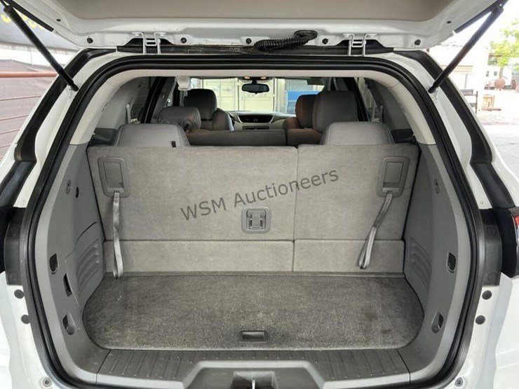 2016-chevrolet-traverse-suv-image-9