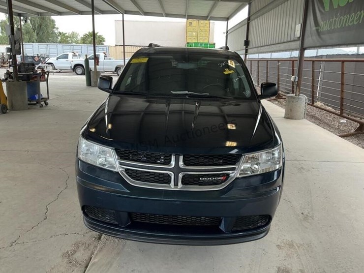 2015-dodge-journey-suv-image-3