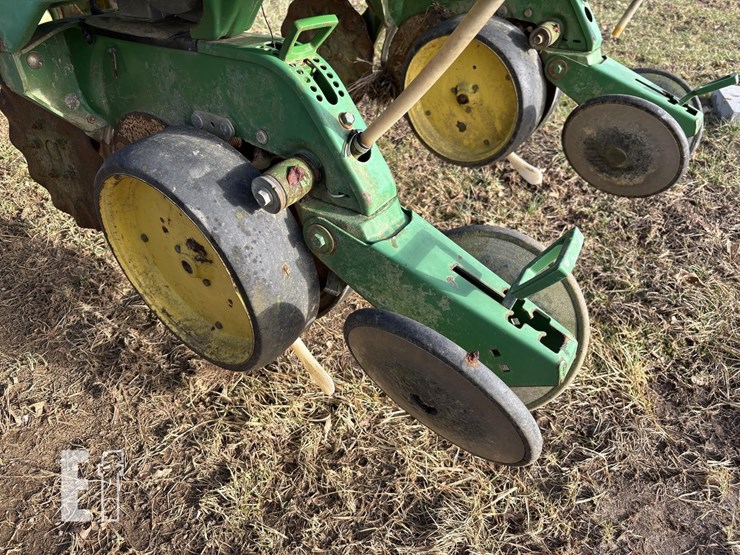 john-deere-7200-corn-planter-8071-image-3