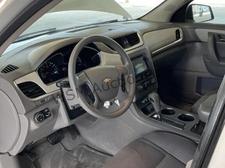 2016-chevrolet-traverse-suv-image-22