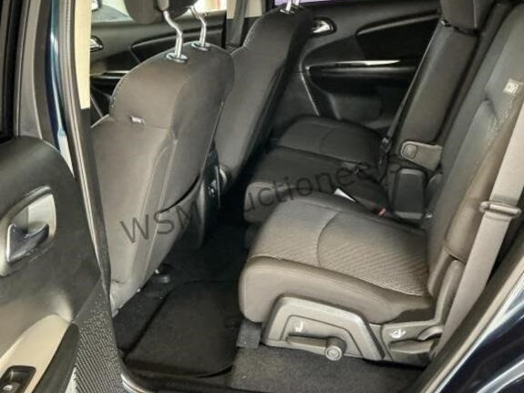 2015-dodge-journey-suv-image-25