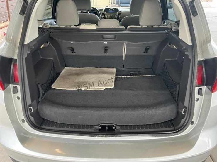 2016-ford-c-max-hybrid-wagon-image-9