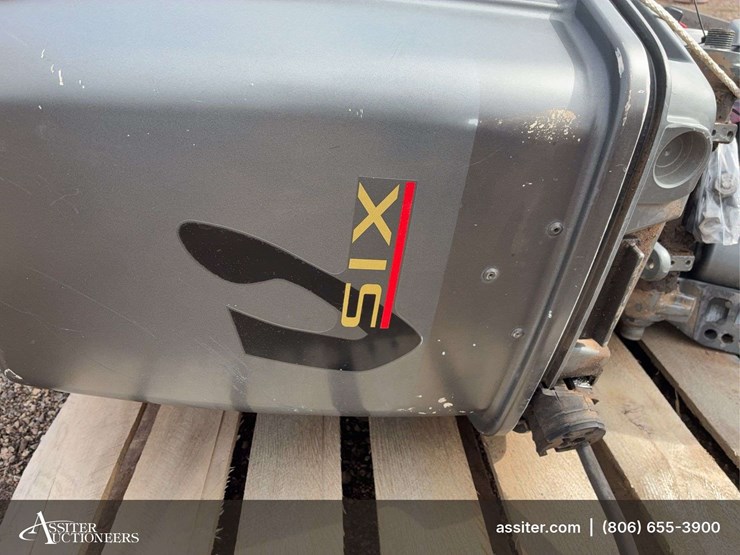 1995-200hp-suzuki-outboard-motor-image-5