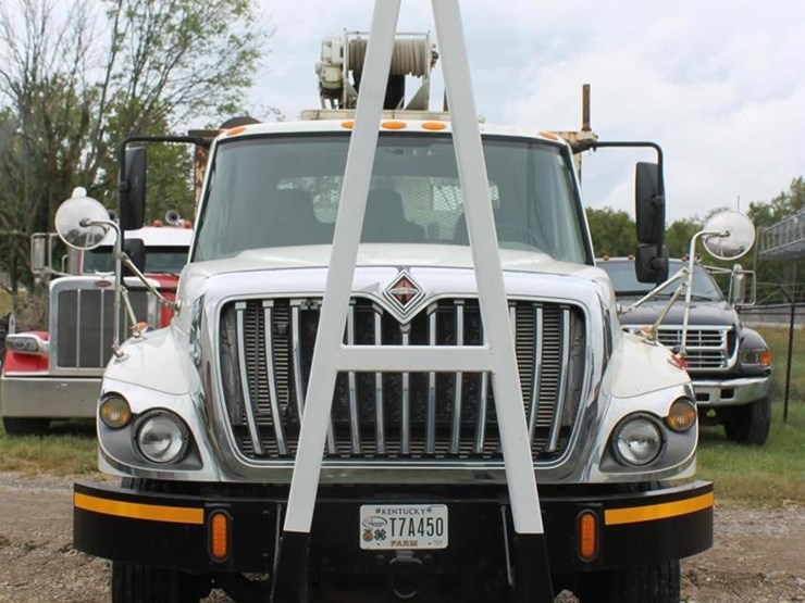 2009-international-digger-truck-10308-image-6