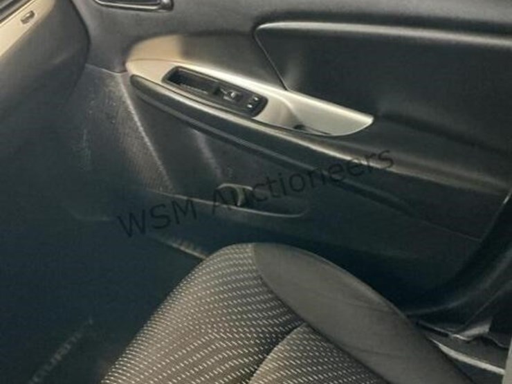 2015-dodge-journey-suv-image-21