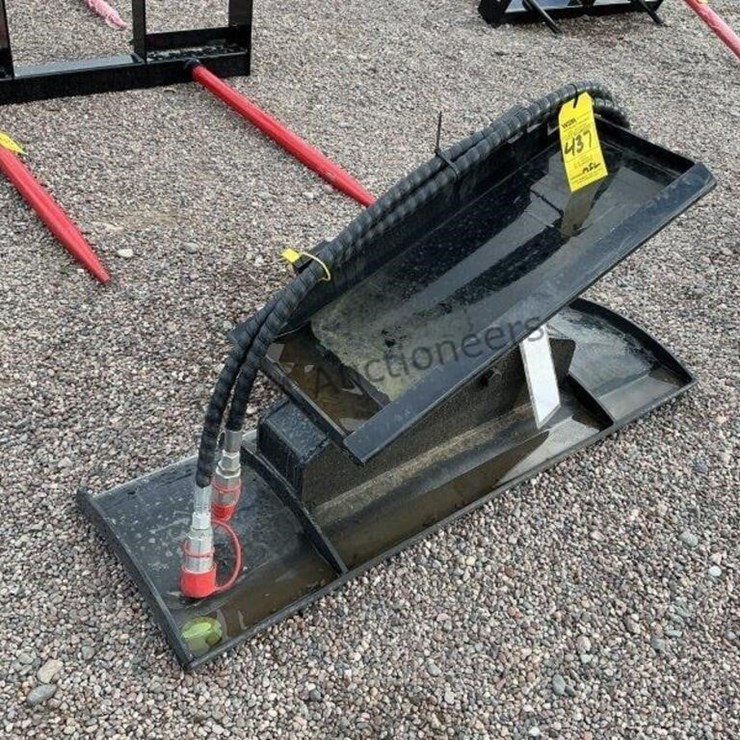 43IN ANGLE BLADE FOR STAND UP SKID STEER