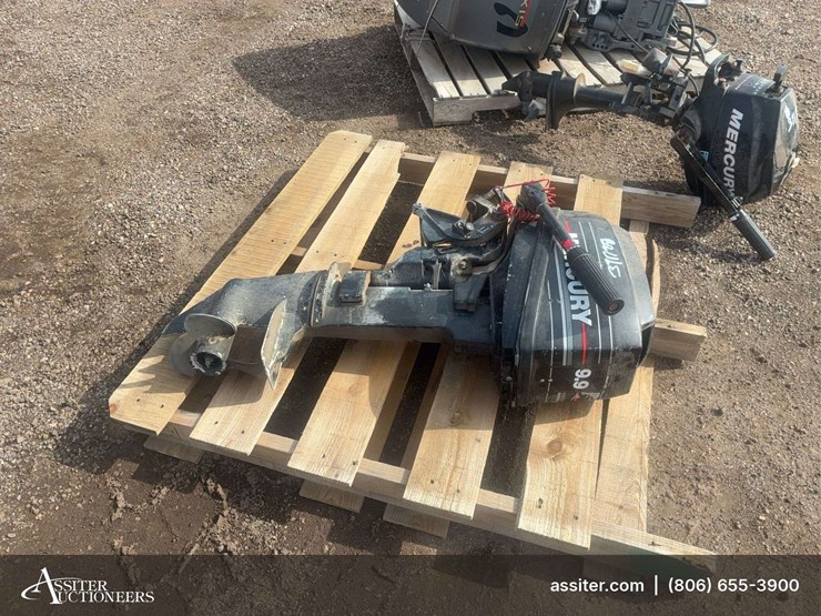 1991-mercury-9.9-hp-outboard-motor-image-1
