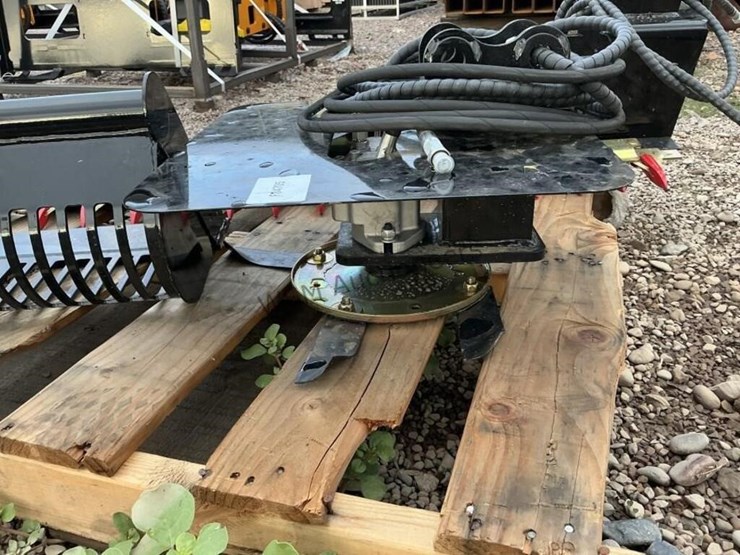 mini-excavator-attachments-image-4