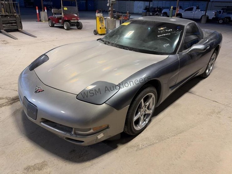 2004-chevrolet-corvette-coupe-image-4