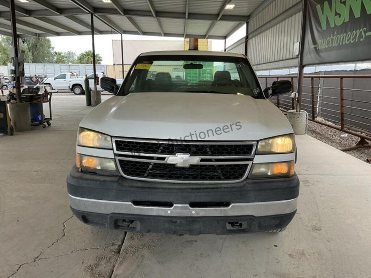 2007-chevrolet-silverado-2500hd-p/u-image-3
