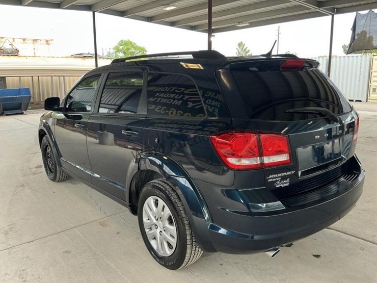 2015-dodge-journey-suv-image-5