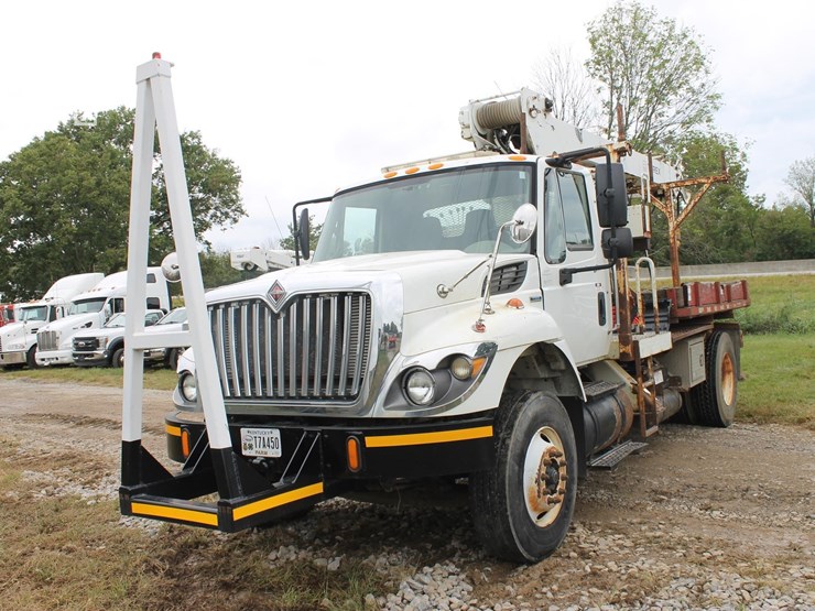 2009-international-digger-truck-10308-image-1