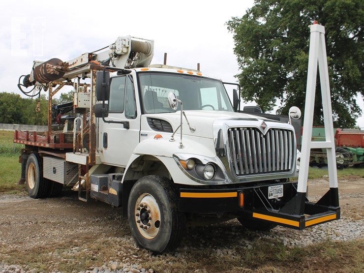 2009-international-digger-truck-10308-image-5