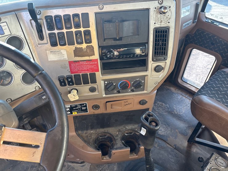 #35843-•-2012-mack-gu713-quad-axle-dump-truck-image-16