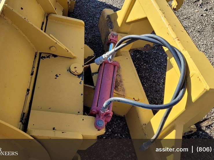 snow-plow-for-front-end-loader-image-6