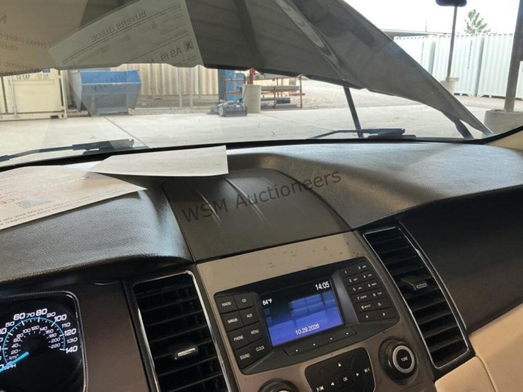 2017-ford-taurus-sdn-image-17