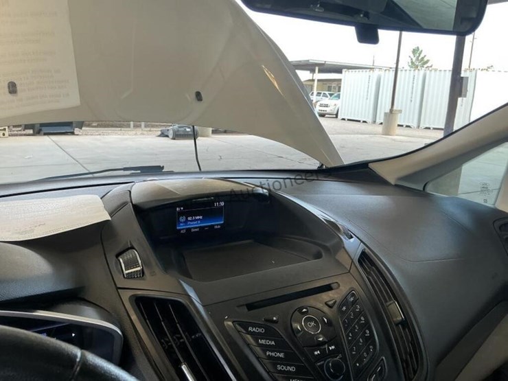 2016-ford-c-max-hybrid-wagon-image-18