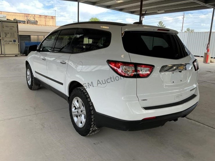 2016-chevrolet-traverse-suv-image-5